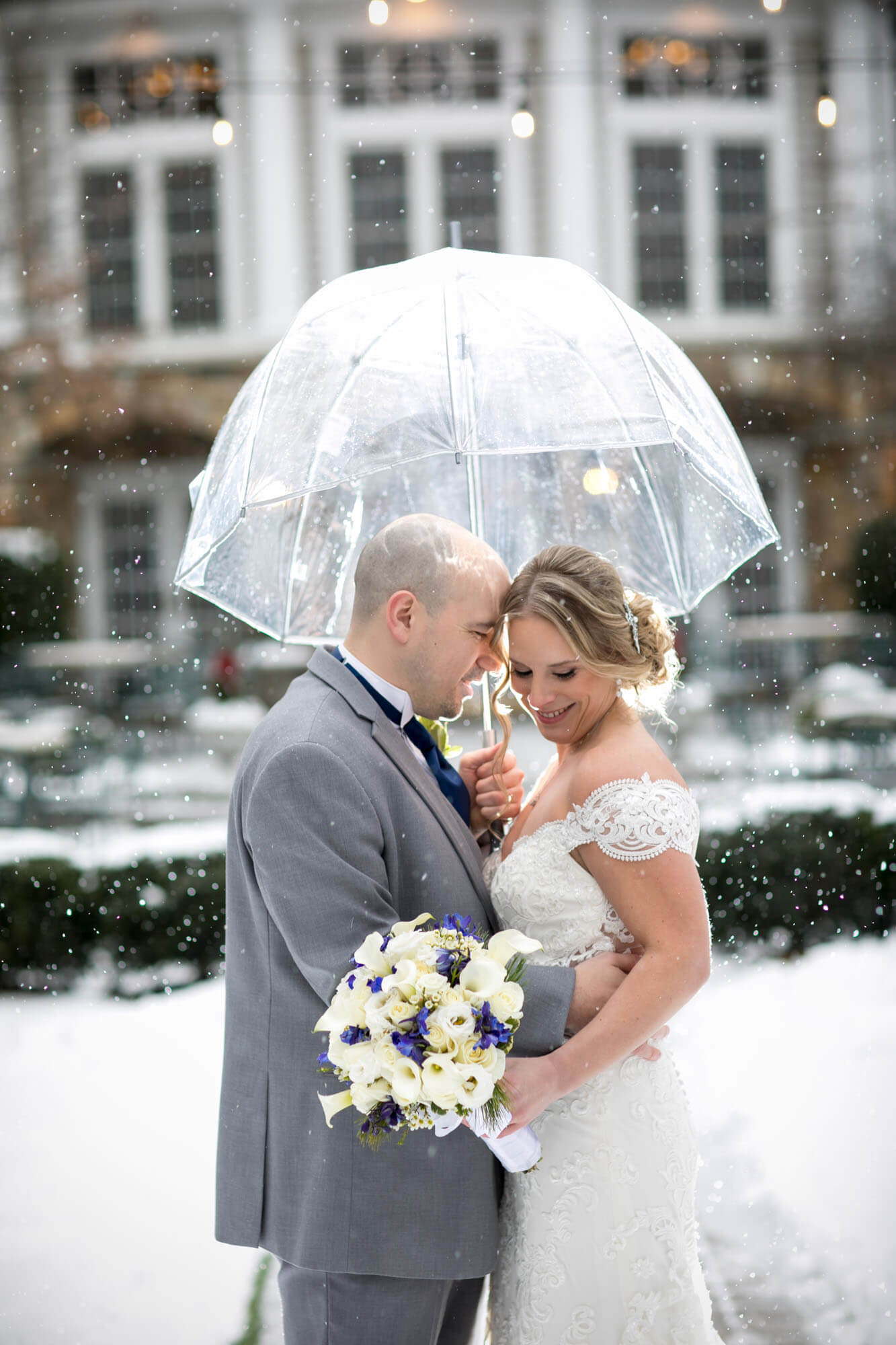 Winter Wedding with Umbrella for web – Gary Flom Photography