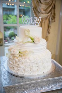 Olde Mill Inn Wedding Cake